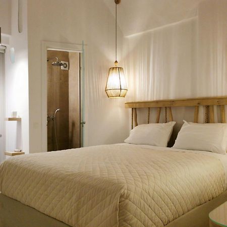 Alafropetra Luxury Suites Akrotiri  Room photo