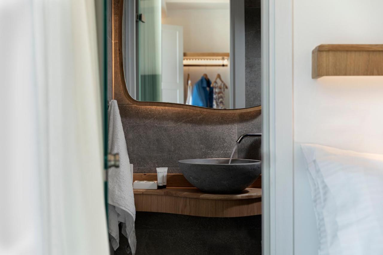 Alafropetra Luxury Suites Akrotiri  Exterior photo